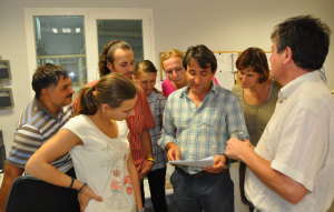 Seminar participants listen to Professor Gonzalo Mateos talk about the latest advances in poultry nutrition.