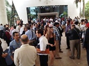 Participants of the III Forum “Current Situation and Perspectives of Shrimp Production in Mexico” are shown during a break