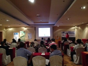 USSEC Feedmill and Aquafeed Nutrition Consultant Mark Newman discusses “Optimizing Formulation and Manufacturing Methods to Control Costs of Aquafeeds” during the USSEC Aqua Nutrition & Feedmill Workshop,” at the Ortigas Center in Manila
