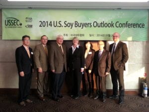 3.Grower leaders and USSEC staff pose after the 2014 U.S. Soy Buyers Outlook Conference