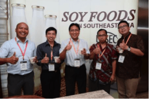 From Indonesia: (from left to right) Mr. Dady Maskar, USSEC Indonesia; Mr. Iwan Surjadi Handoko, Kalbe; Dr. Made Astawan, Bogor Agriculture University; Mr. Martono, Garuda Food; Mr. Deddy Fleur, Akasha Wira
