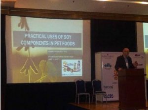 Dr. Middelbos presents “The Uses of Soybeans and Products in Pet Food Formulations” at the 5th Pet Food Forum in Guadalajara, Mexico