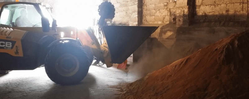 AminoPlus® bypass meal was used at a couple of farms the USSEC training team worked at; at Godziątków dairy farm, the meal was being loaded to a feed mixing truck