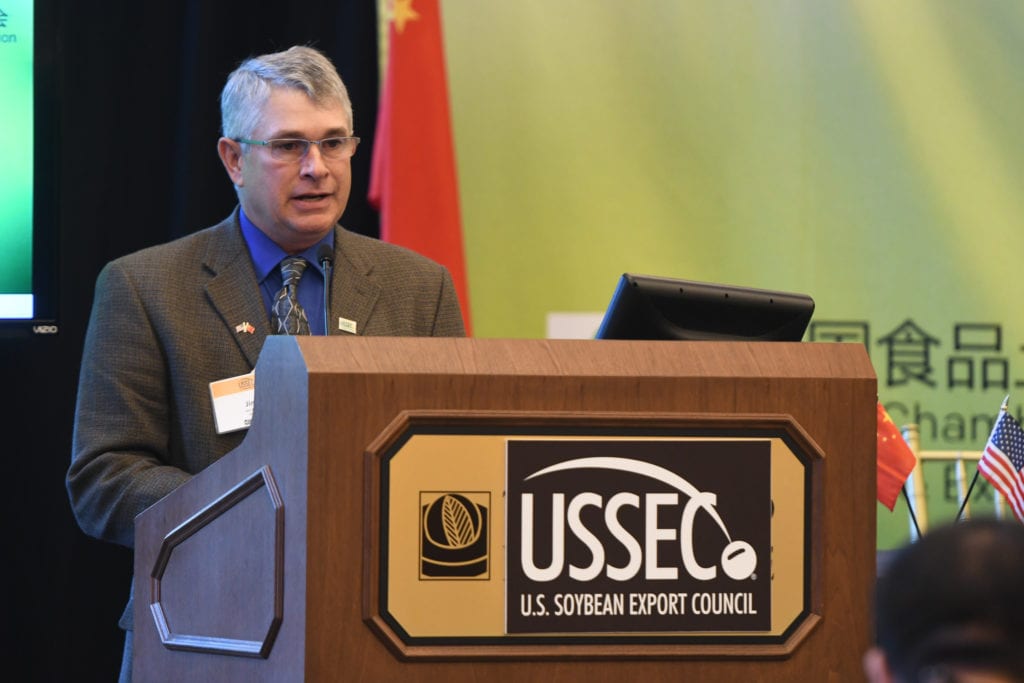 USSEC Chairman Jim Miller welcomes the delegation. (Photo courtesy of: Joseph L. Murphy/Iowa Soybean Association)