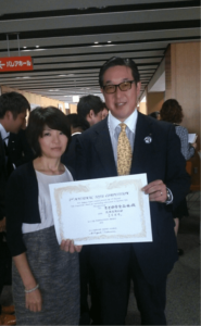 Makoto Murao, executive director of Satonoyuki, winner of the 2016 U.S. Soy Ambassador Award, given in the 2nd Tofu Competition in the 6th Tofu Summit organized by Zentoren in Kumamoto City. USSEC Human Utilization Director Masi Tateishi participated as a judge in the tofu competition, tasting 107 tofu products.