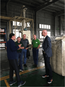 Xia Zhengkun, purchasing manager of Shanghai Xinnong feed integrator, told U.S. Soy grower leaders and the USSEC consultant that his company preferred to buy the U.S. containerized beans for producing high quality baby pig feed, which added value to their product. Mr. Xia said they would love to capture the value of the U.S. Soy advantage in amino acid to further differentiate their product from the rest of the market.