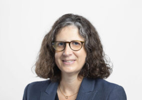 Headshot of Rosalind Leeck