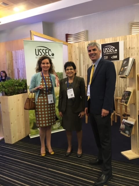 USSEC Regional Director – EU/MENA Brent Babb and USB director Nancy Kavazanjian speak with Rhonda O’Kelly of the Consumer Goods Forum