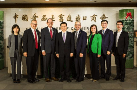 USSEC Chairman Jim Miller delivers a presentation on “Need for A More Science-Based Food Safety Regulatory System” to China’s agricultural policy advisors, influencers, and industry leaders
