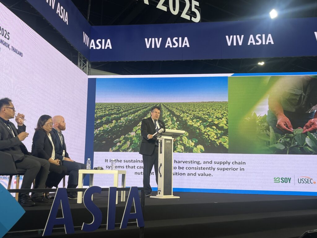 Tom D'Alfonso speaking on stage at VIV Asia